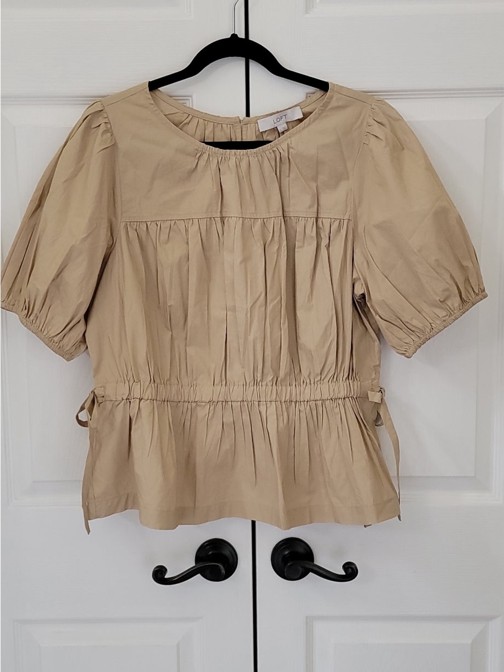 NWT - LOFT Women's Beige Short-Sleeve Peplum Top. Size: Large